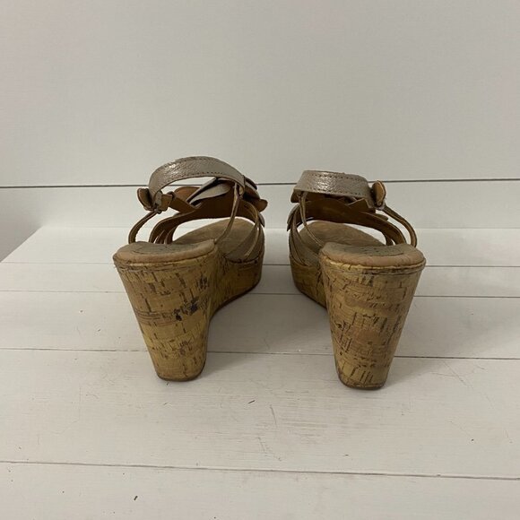 Boc Born Concepts Champagne Metallic Leather Flower Cork Wedge Sandals, Size 11 - Picture 10 of 14